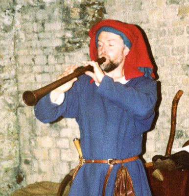 Medieval shawm discount